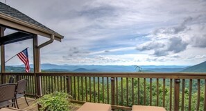 Ahhhh relax, unwind in your mountain retreat, long range mountain views