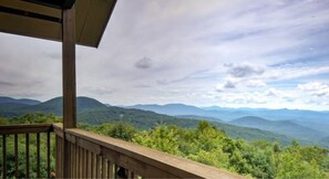 View To Highlands, NC, enjoy the views, unwind, relax and take a deep breath