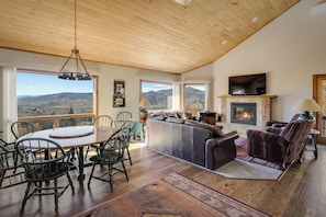 Chaparral living and dining room