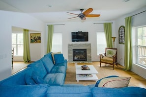 Beautifully decorated, comfortable, clean home