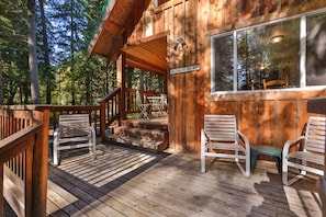 Front deck with seating from Spring to Fall