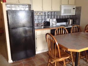 Fully stocked kitchen, new flooring and appliances