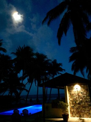 We have the most amazing moon rises at Casa Del Sol!  Check the lunar calendar.