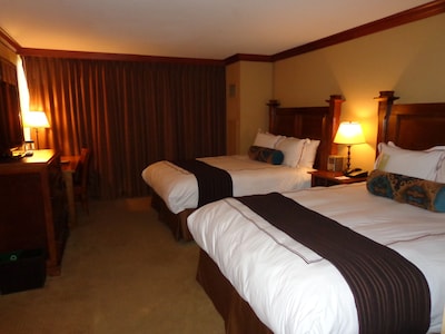 Resort at Squaw Creek: Valley View Room w/2 Queen Beds