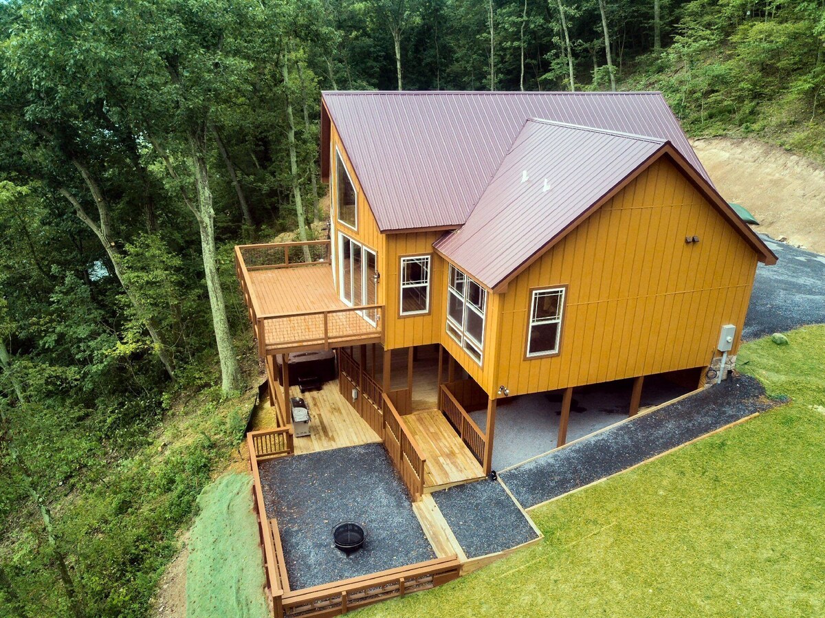 Tree Top Cabin on the Shenandoah River Virginia