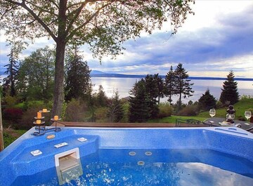 Romantic And Charming Cottage On One Acre High Bluff View Lot June 21 Freeland Washington Wa Usa Romantic And Charming Cottage On One Acre High Bluff View Lot June 21 Freeland Washington Wa Usa