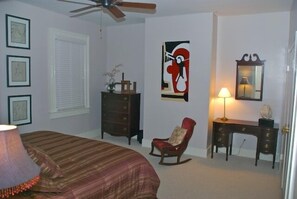 Master Bedroom - Alternative View
