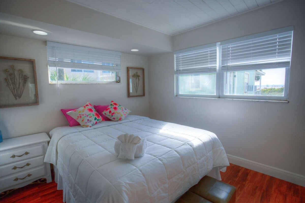 Fully equipped cottage directly on the beach. Comfort and an unbeatable location.
