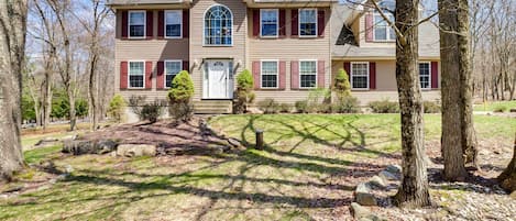 Albrightsville Vacation Rental | 4BR | 2.5BA | 2,500 Sq Ft | Stairs Required