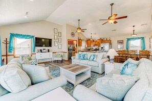 Top level living area (1)