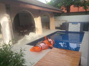 Grand Condotel Villa Rosa pool/Jacuzzi