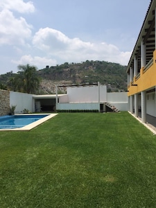 Residencia con Jardín y Alberca, Capacidad 41 huéspedes / 10 habitaciones con baño