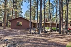 Exterior | Front Yard | Wood-Burning Fire Pit | Hammock