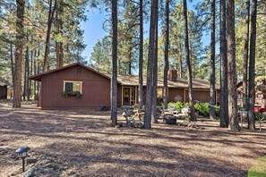 Exterior | Front Yard | Wood-Burning Fire Pit | Hammock