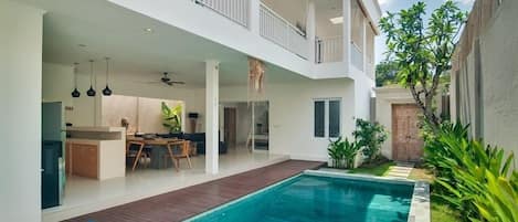 18min walk to Seminyak Beach,3BDR Villa4