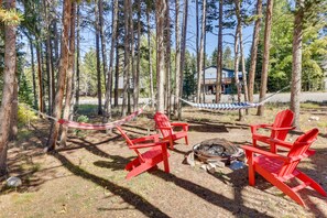 Yard Space | Fire Pit | Hammocks