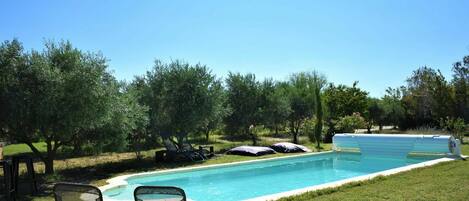 Piscina, Proprietà, Backyard, Erba, Immobiliare, Casa, Tempo Libero, Casa, Cortile, Albero