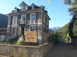 Villa Gracieuse basking in the summer sun
