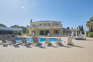 Exquisite 7BDR Protaras Villa with Private Pool