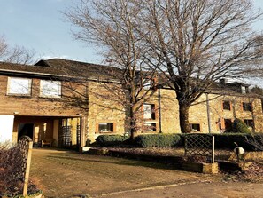 Außenseite Ferienhaus [Sommer]