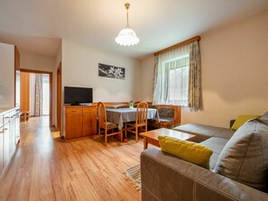 Room, Property, Furniture, Floor, Hardwood, Wood Flooring, Building, Interior Design, Yellow, Real Estate