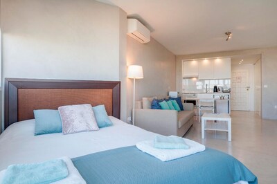 Gem by the beach Calahonda |Wifi| Sea Views