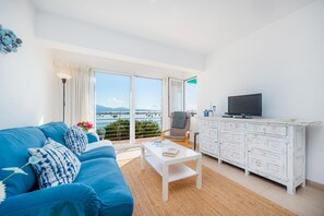 Lounge, sea views