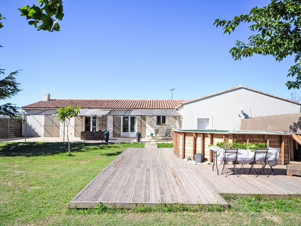 Ciel, Propriété, Plante, Bâtiment, Fenêtre, Lot Terre, Arbre, Maison, Porte, Herbe