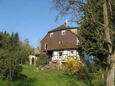 Gemütliche Ferienwohnung mit sichtbarem Fachwerk, von Wald und Wiesen umgeben