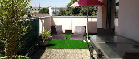 34m² de terrasse, plein Sud. Abritée du vent du Nord