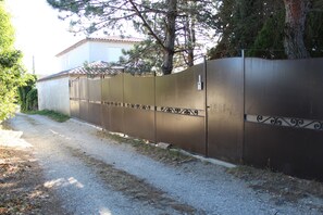 Enceinte de lâhĂ©bergement
