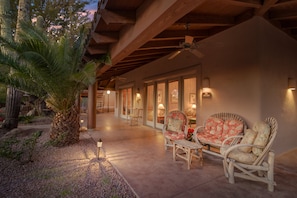 Experience tranquility on our back patio, where stunning sunsets grace the horizon. Find peace in nature's masterpiece. 🌅🏡🌄 #SunsetRetreat