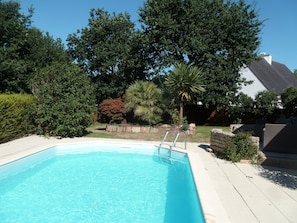 Notre belle piscine, chauffée (pompe à chaleur).