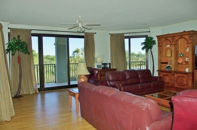 Stunning 4 bed, 3.5 bath condo in Perdido Key