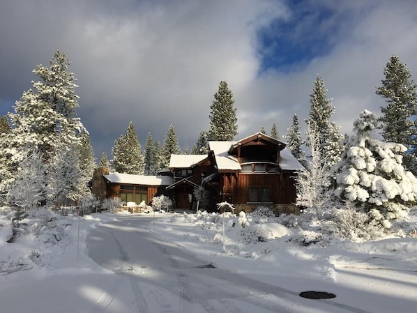 Enjoy the wonder of Winter in the Mountains in our private retreat