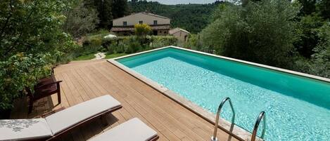 Poggio Canali beautiful pool with breathtaking views of Tuscany