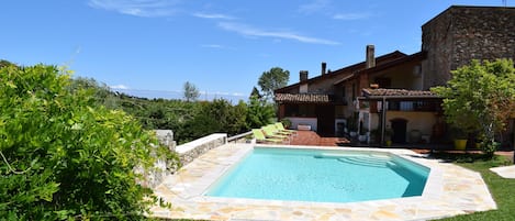 Garden pool and villa 