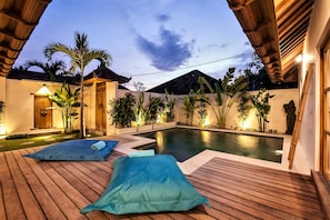 -35% Luxury! 2BR Pool VILLA 5" BEACH