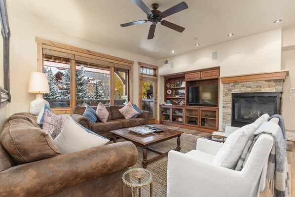 Living Room & Deck