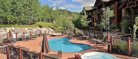 Beautiful Pool and Hot Tub area right outside