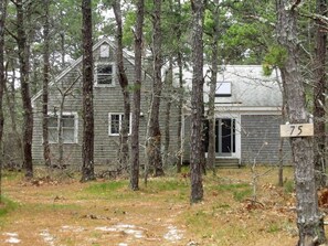 Woodoed retreat