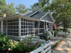 The Oak Cottage is in the Ocean Block of "The Pines".