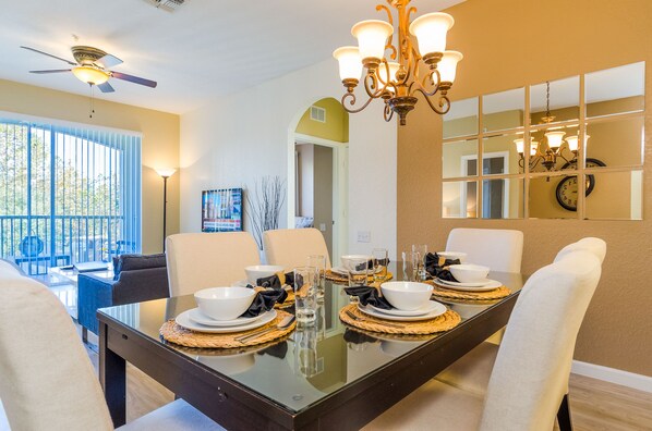 Formal dining for 6!