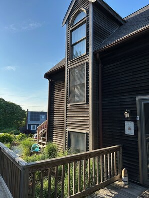Front view - 3 level condo