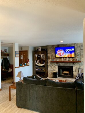 Living room with fireplace 