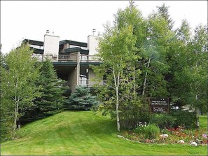 Exterior View of the property from Apres Ski Way