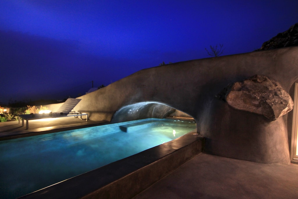 270 Oia's View Cavehouse VII, private Swimming Pool, garden & Sunset View