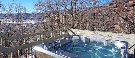 Large private Hot Tub on the side deck