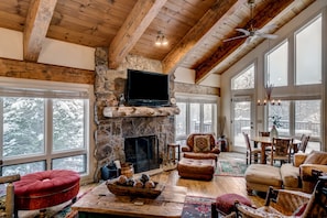 Large HDTV, Wood Burning Fireplace and Vaulted Ceilings