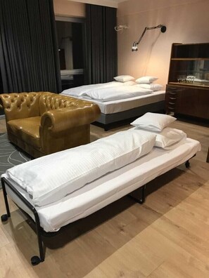 Third person is welcome ! Full size third bed is ready to use.